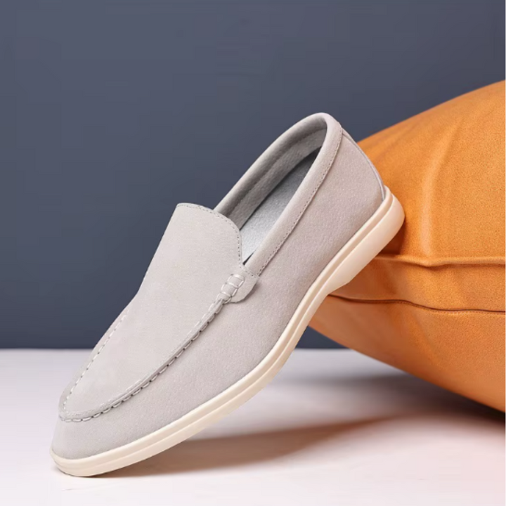 Klassikalised suede Loafers