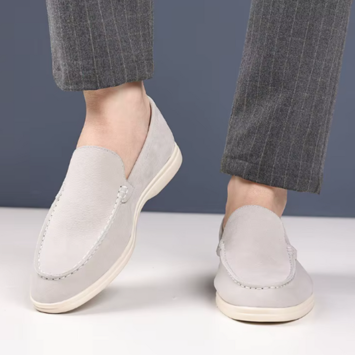 Klassikalised suede Loafers