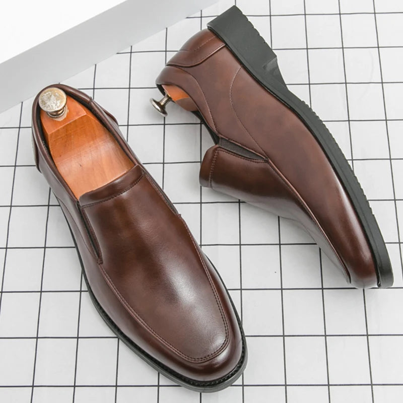 Elegantne nahkne suss