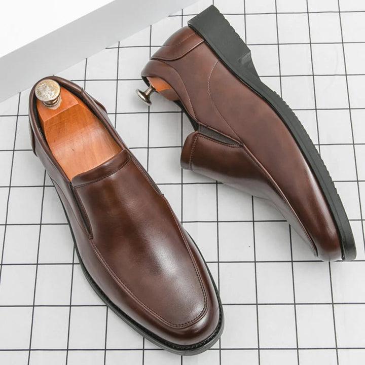 Elegantne nahkne suss
