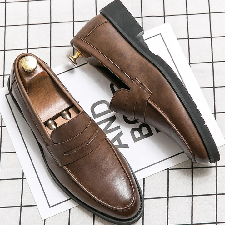 Elegantne nahast Loafers