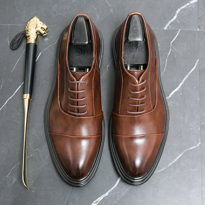 Elegantne ametlik meeste king