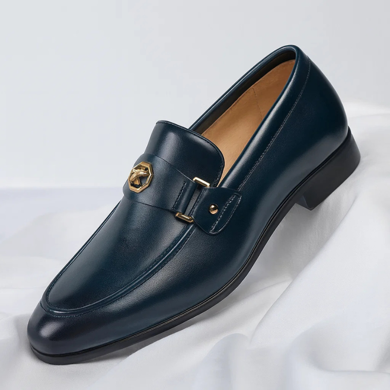 Klassikalised nahast loafers