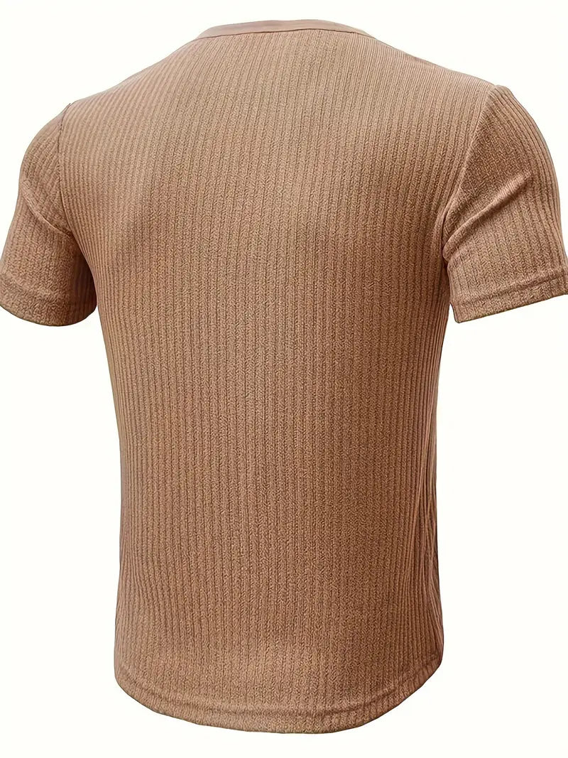 Elegantne mustriga T-särk