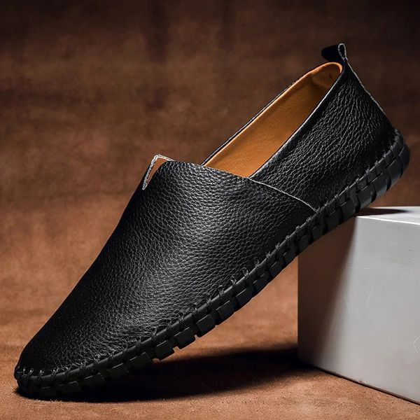 Käsitsi õmmeldud nahast loafers
