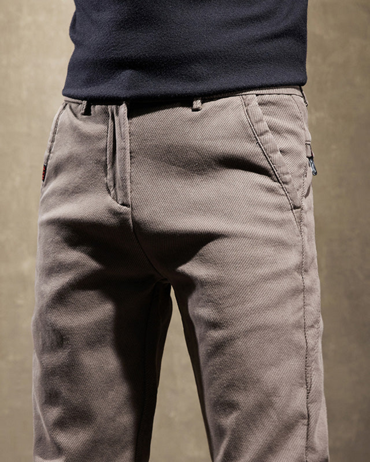 Vabaaja Slim Fit Püksid