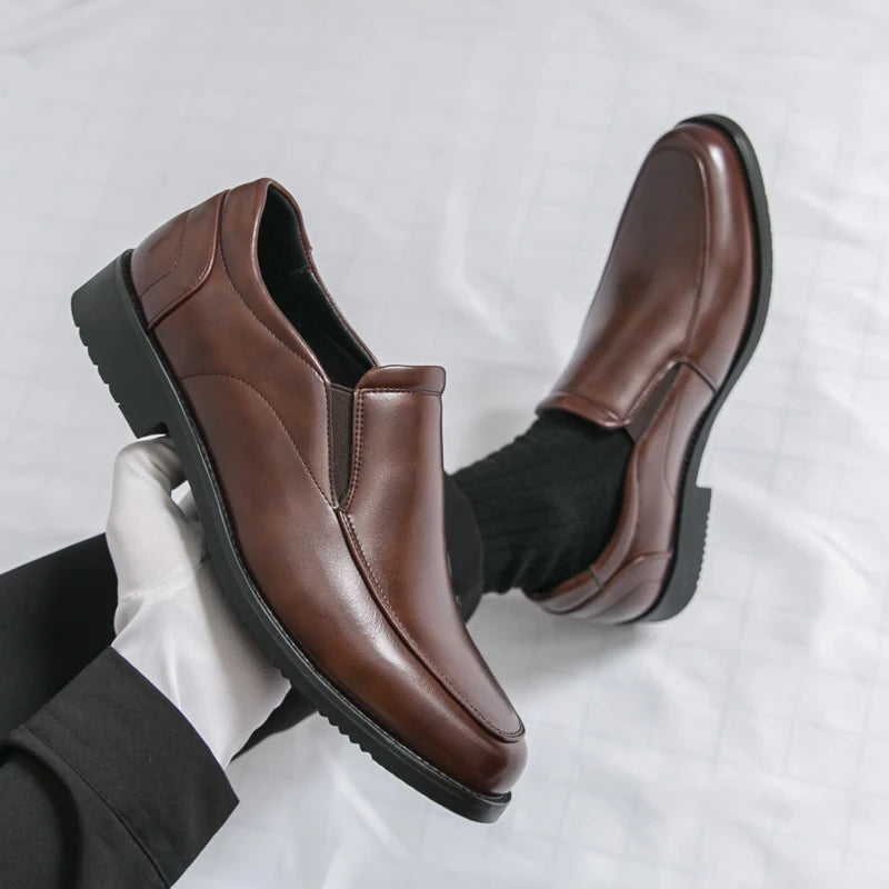 Elegantne nahkne suss