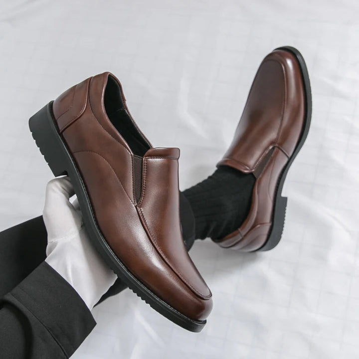 Elegantne nahkne suss