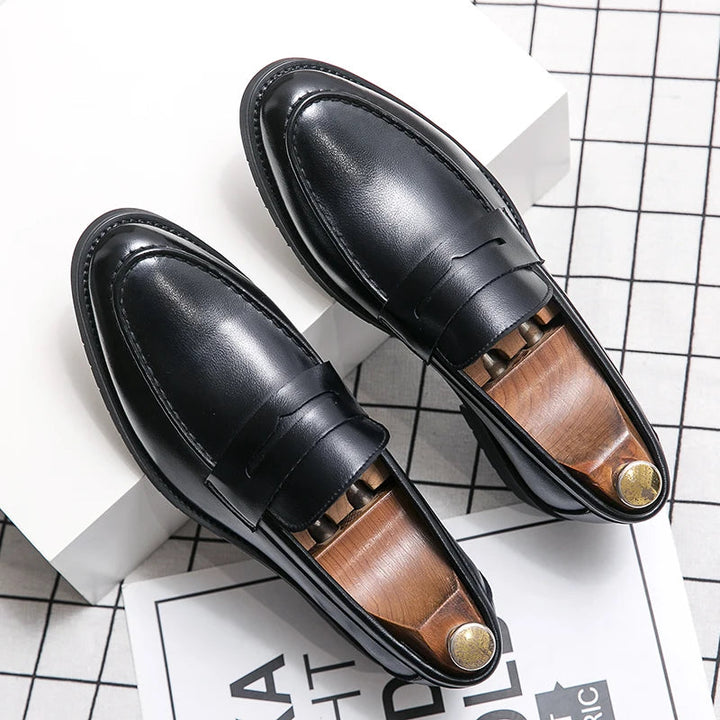 Elegantne nahast Loafers