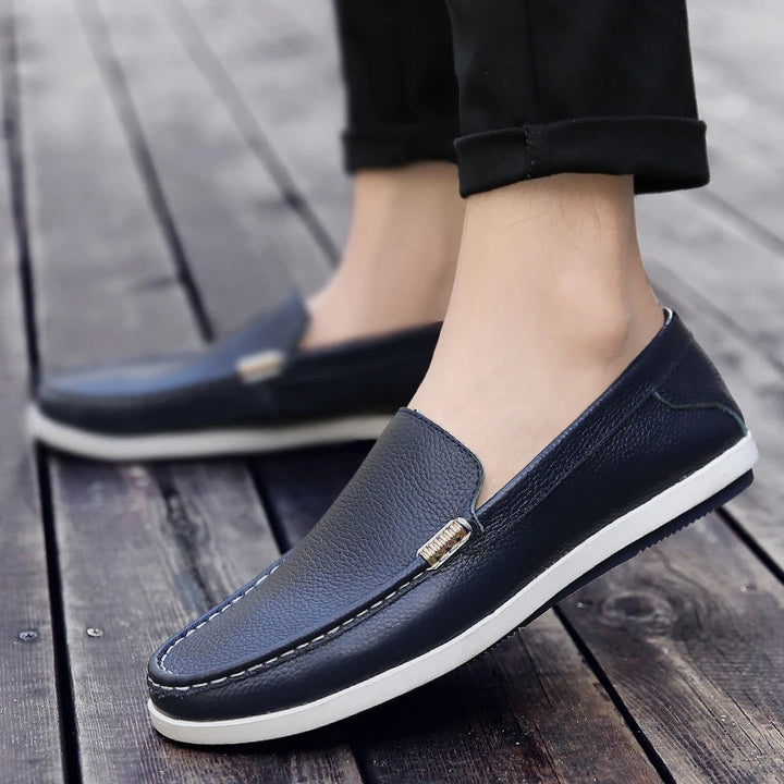 Elegantne nahkne sussid ärikasutuseks