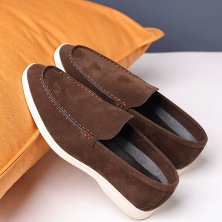 Klassikalised suede Loafers