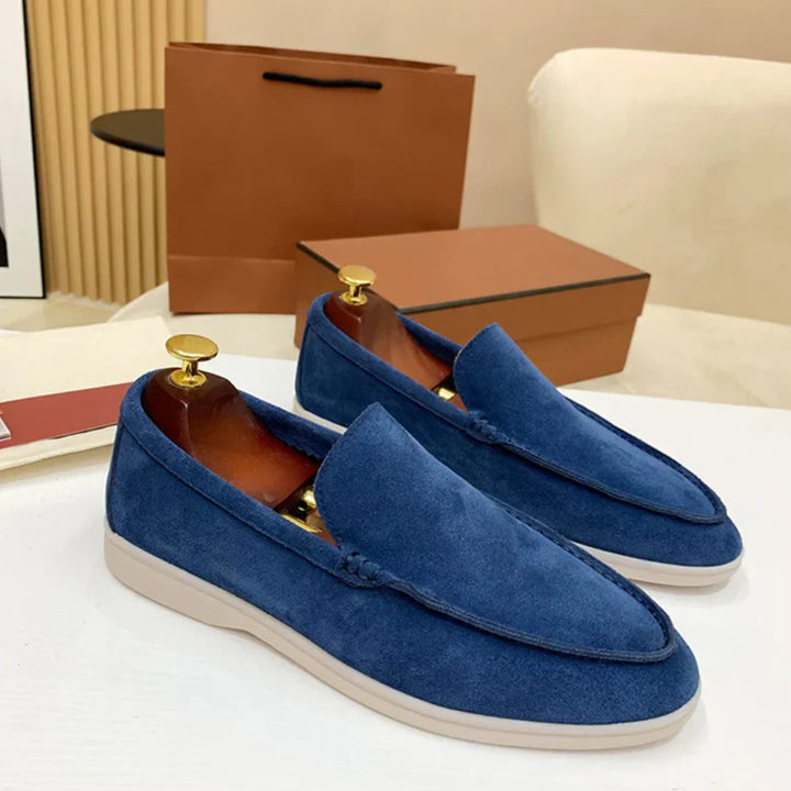 Klassikalised sametist Loafers