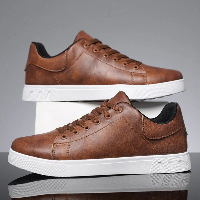 Corrado Klassikalised Nahksneakerid