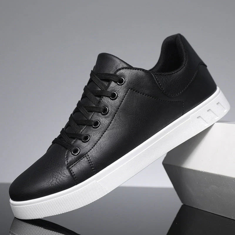 Corrado Klassikalised Nahksneakerid