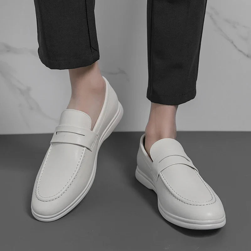 Elegantne, ametlikud nahast loafers kontorisse