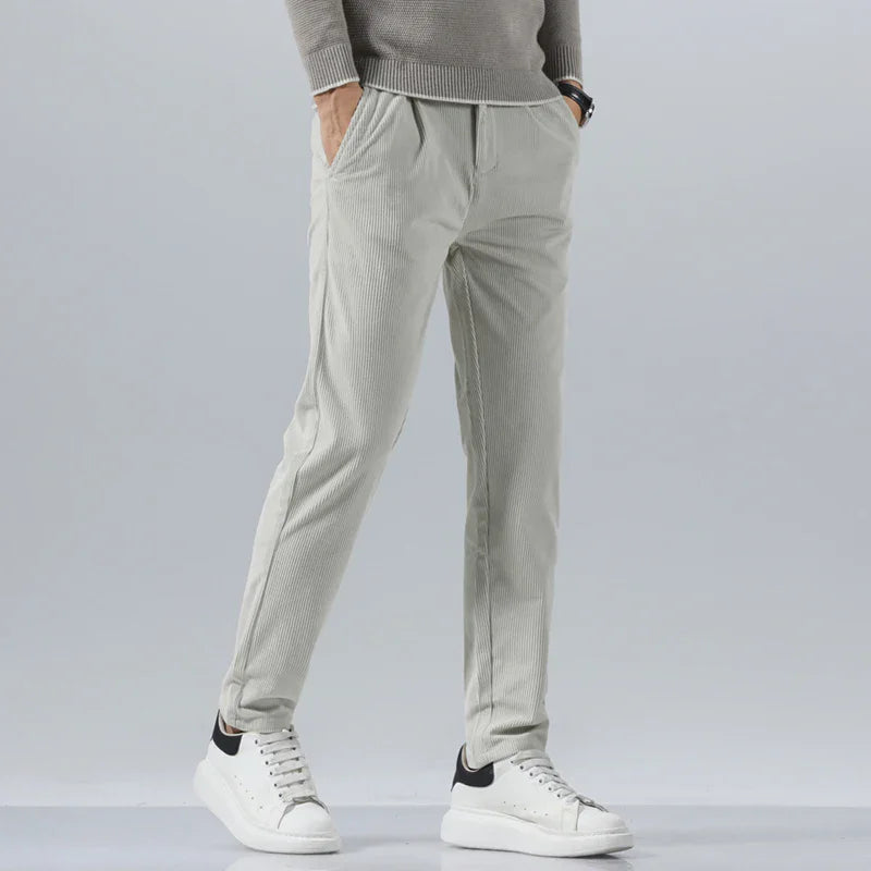 Igapäevased corduroy püksid