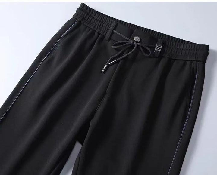Elegantne meeste treeningkostüüm