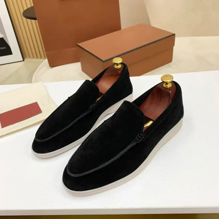 Klassikalised sametist Loafers