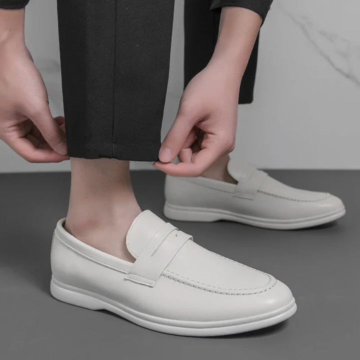Elegantne, ametlikud nahast loafers kontorisse