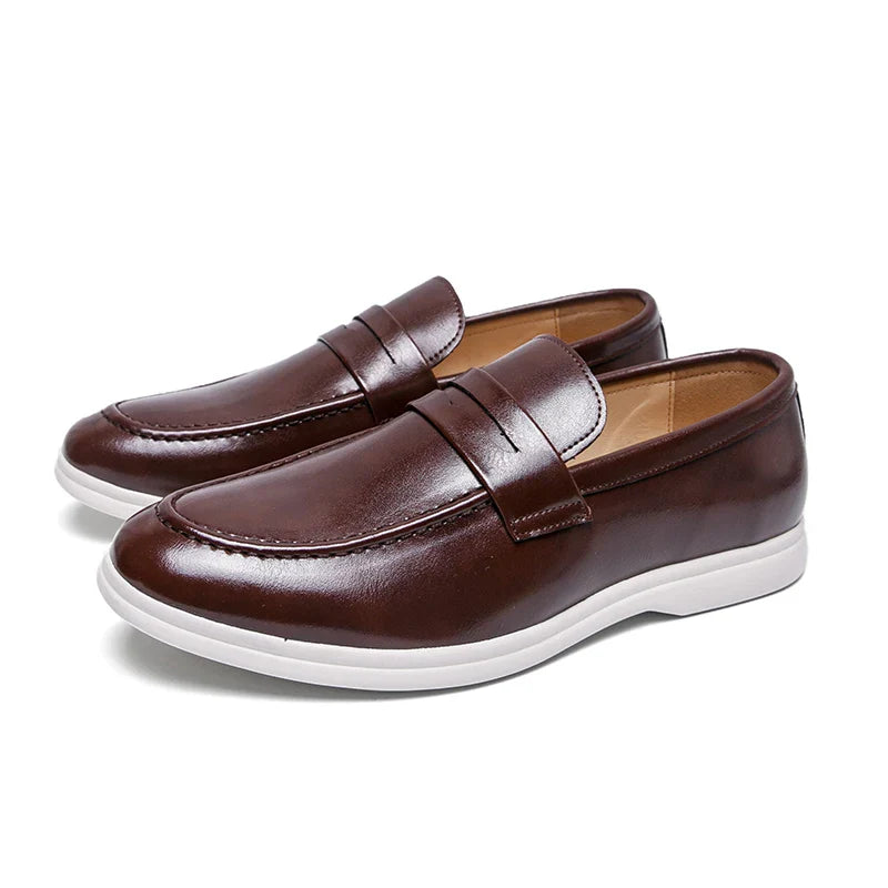 Elegantne, ametlikud nahast loafers kontorisse
