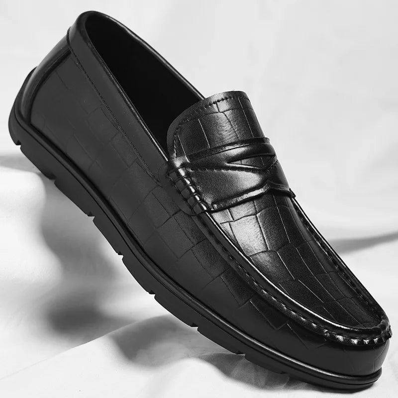 Elegantne Briti nahast Loafers