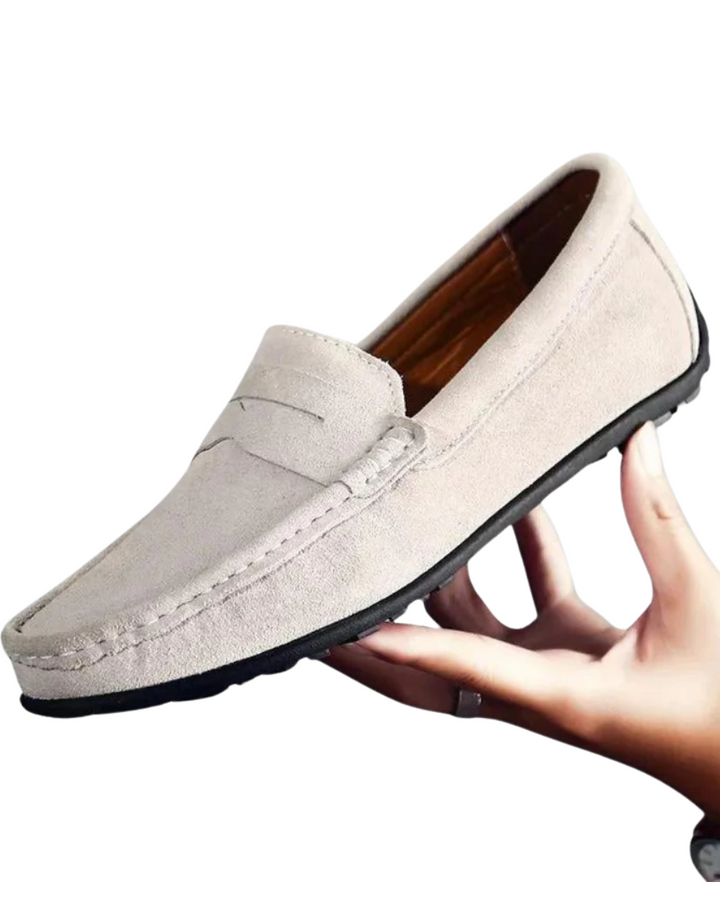 Klassikalised nahast loafers