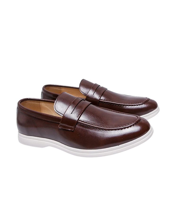 Elegantne, ametlikud nahast loafers kontorisse