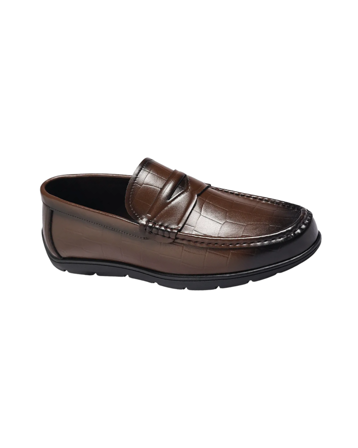 Elegantne Briti nahast Loafers