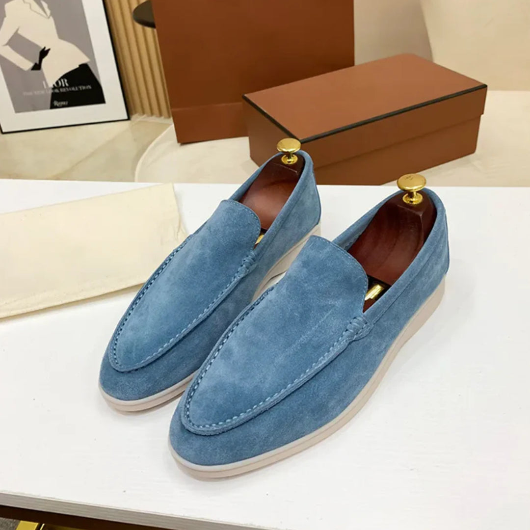 Klassikalised sametist Loafers