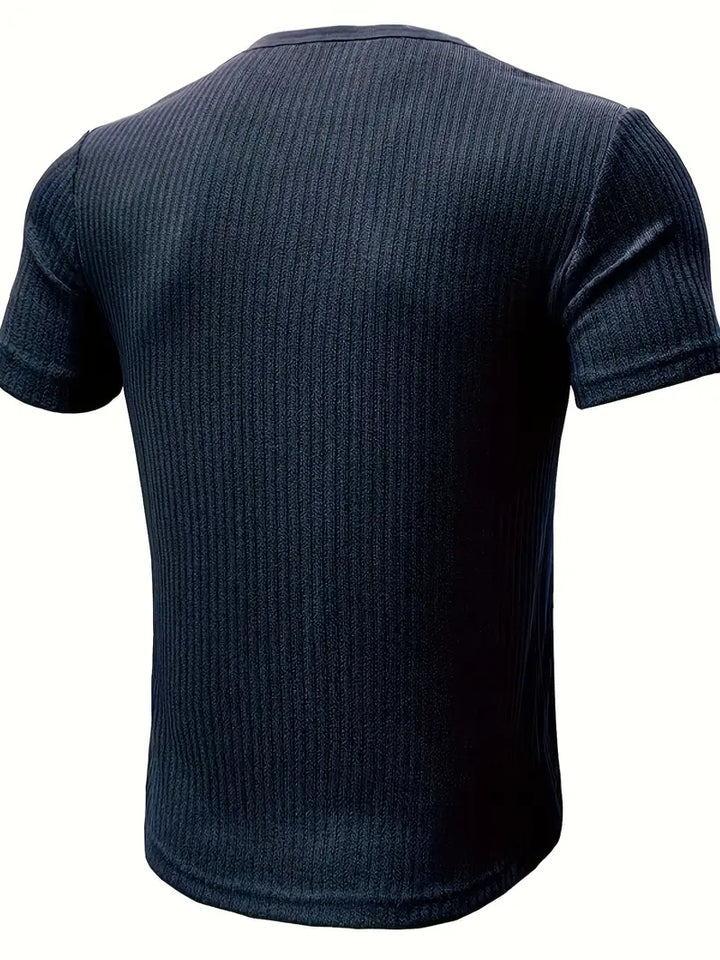 Elegantne mustriga T-särk