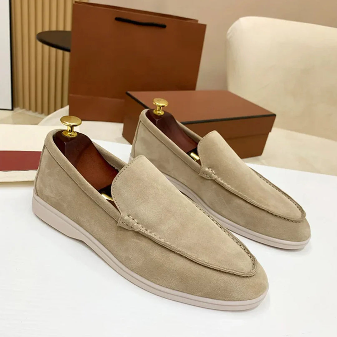 Klassikalised sametist Loafers