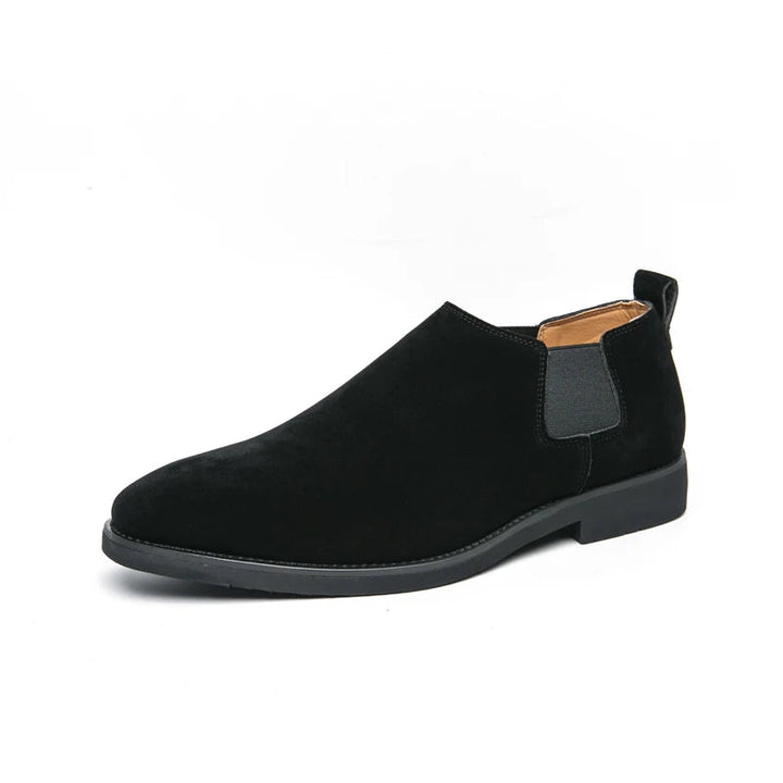 Elegantne Briti seemisnahast kingad