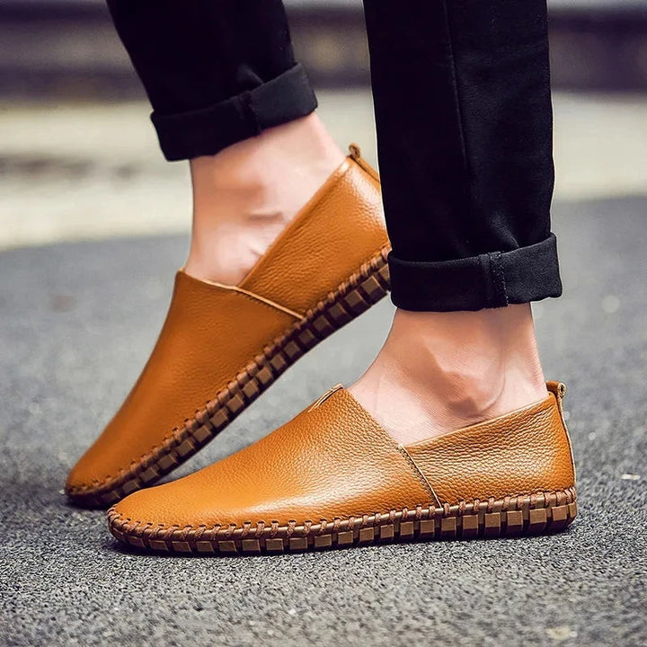 Hingavad nahast loafers