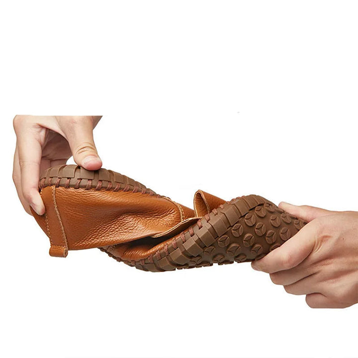 Hingavad nahast loafers