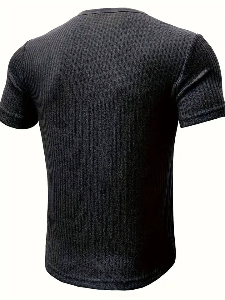Elegantne mustriga T-särk