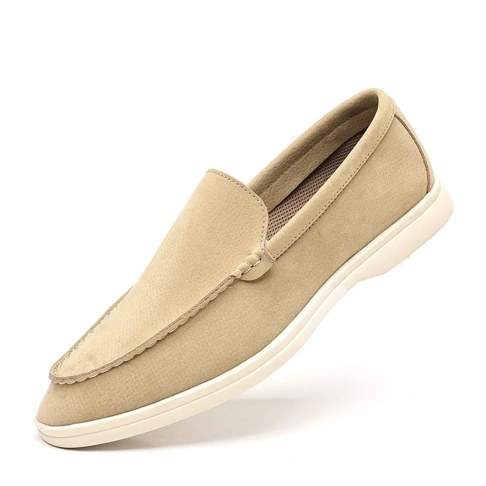 Klassikalised sametist Loaferid