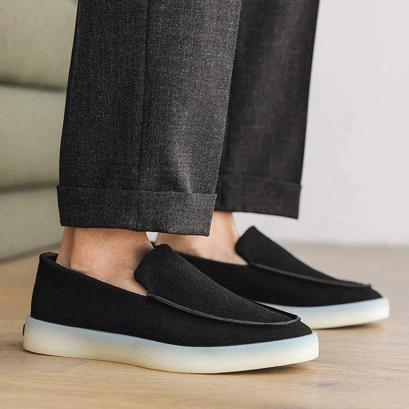 Klassikalised sametist äri Loaferid