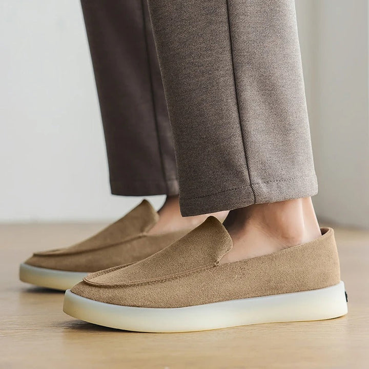 Klassikalised sametist äri Loaferid