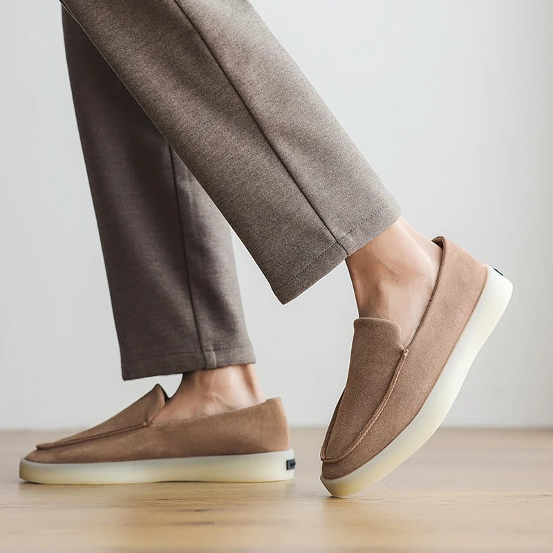 Klassikalised sametist äri Loaferid
