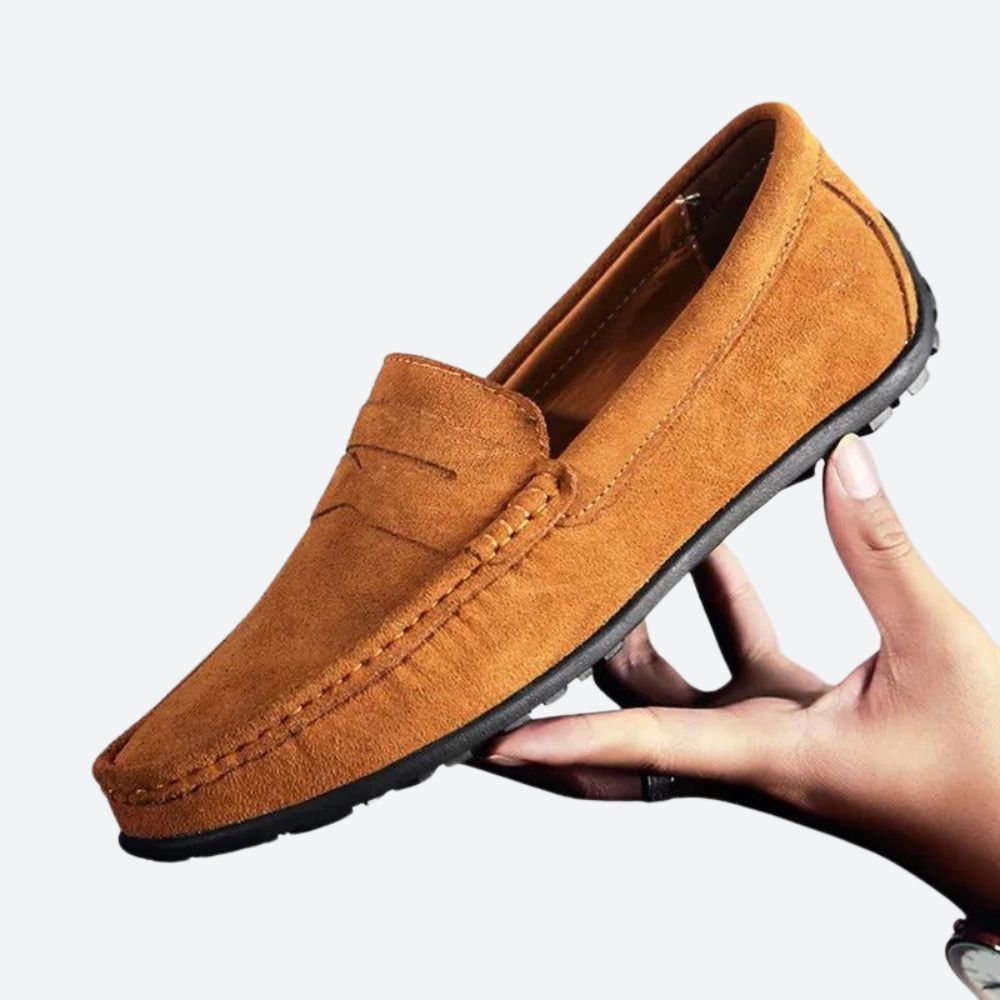 Klassikalised nahast loafers