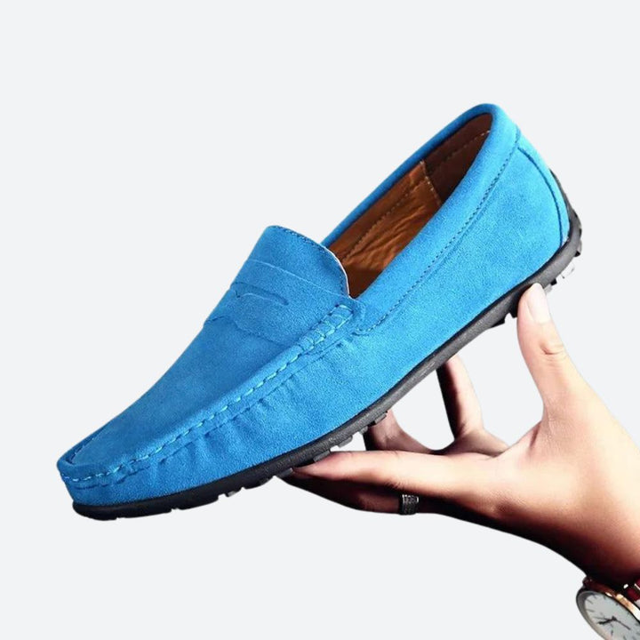 Klassikalised nahast loafers