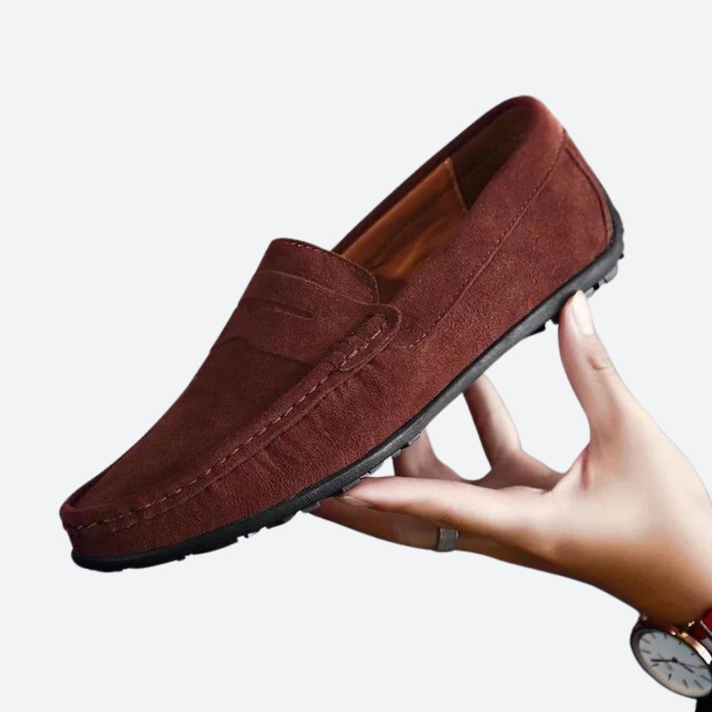 Klassikalised nahast loafers