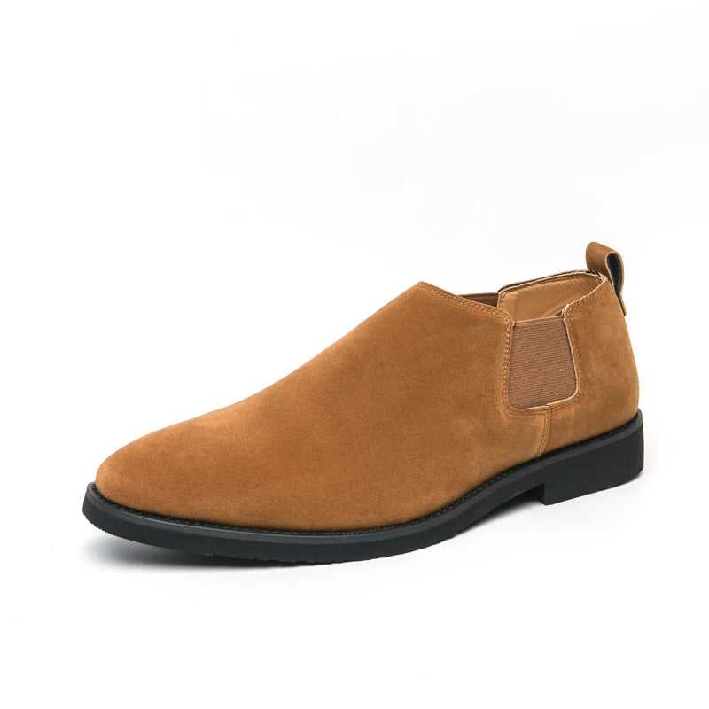 Elegantne Briti seemisnahast kingad